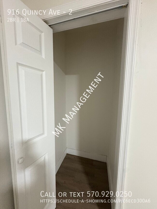 Building Photo - 916 Quincy Ave