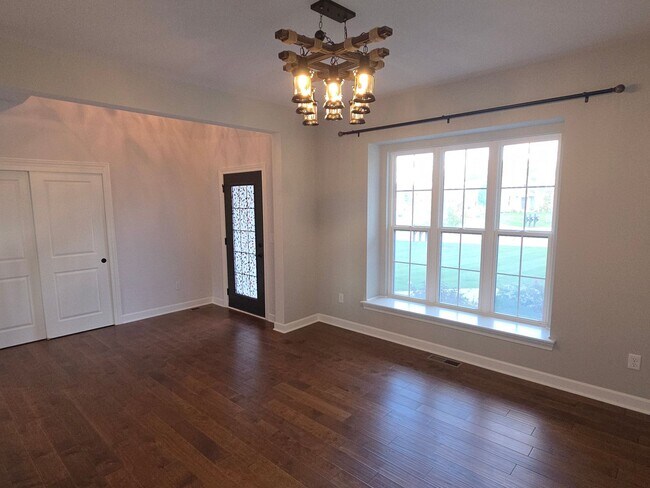Building Photo - W239N3743 River Birch Ct