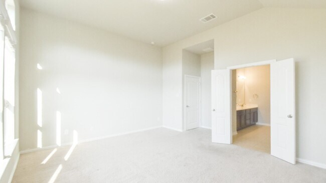 Building Photo - 613 Palmilla St