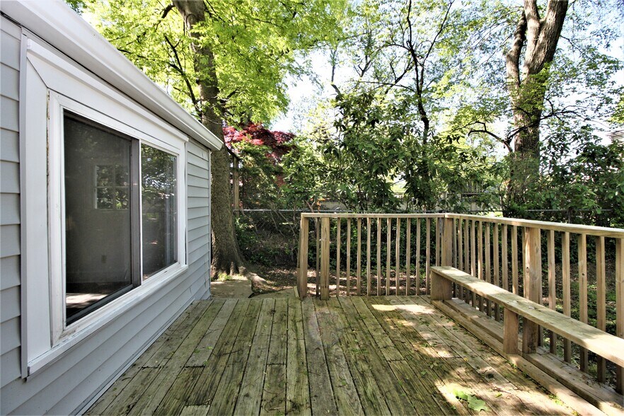 Building Photo - 4634 Southcrest Dr