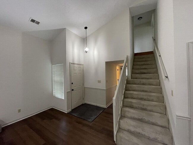 Building Photo - 100 Coconut Grove Dr