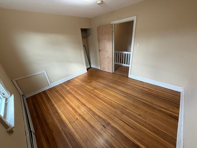 Building Photo - SHORT TERM WINTER RENTAL ONLY!!!!!