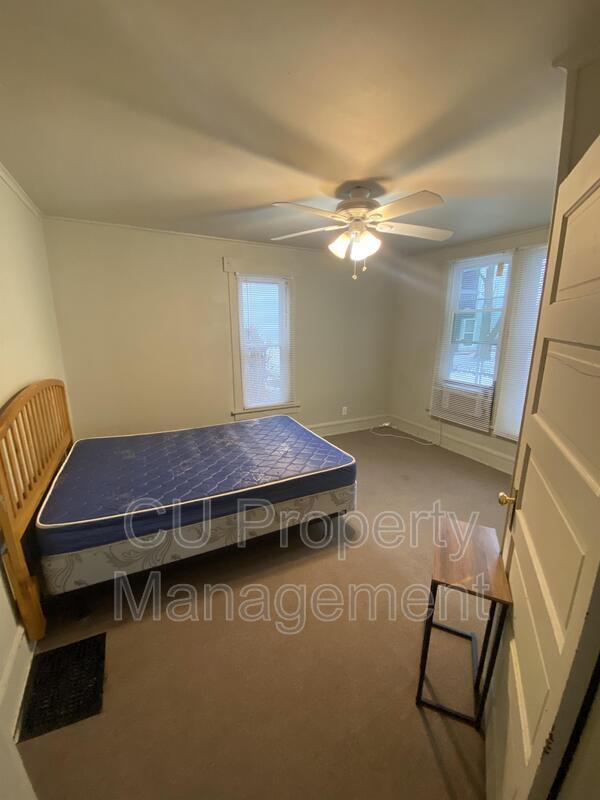 Building Photo - 207 E Clark St