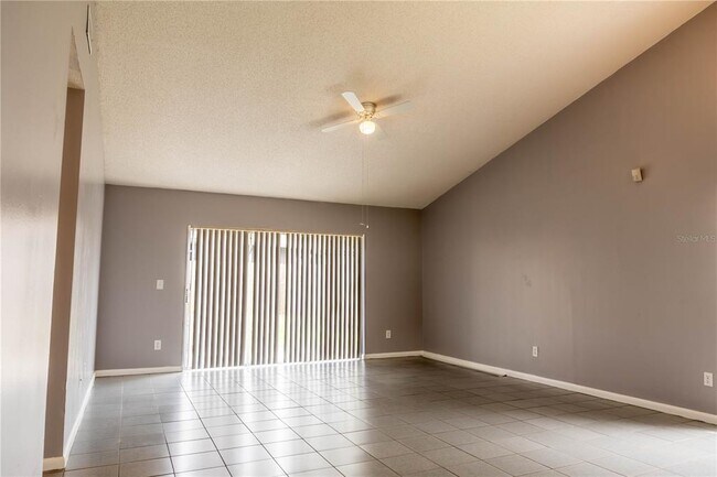 Building Photo - 8273 Cascade Oaks Dr