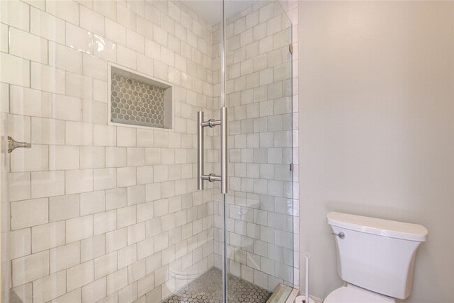 Building Photo - 239 Litchfield Ln