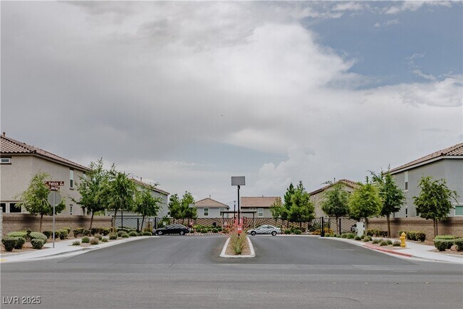Building Photo - 5927 Coja St