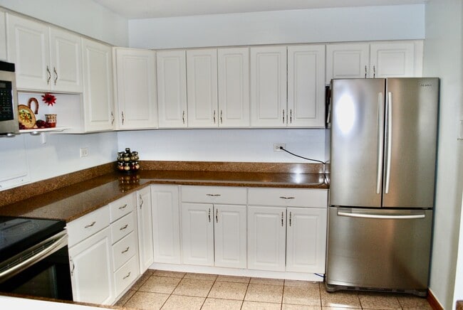 Building Photo - 4710 Euclid Ave