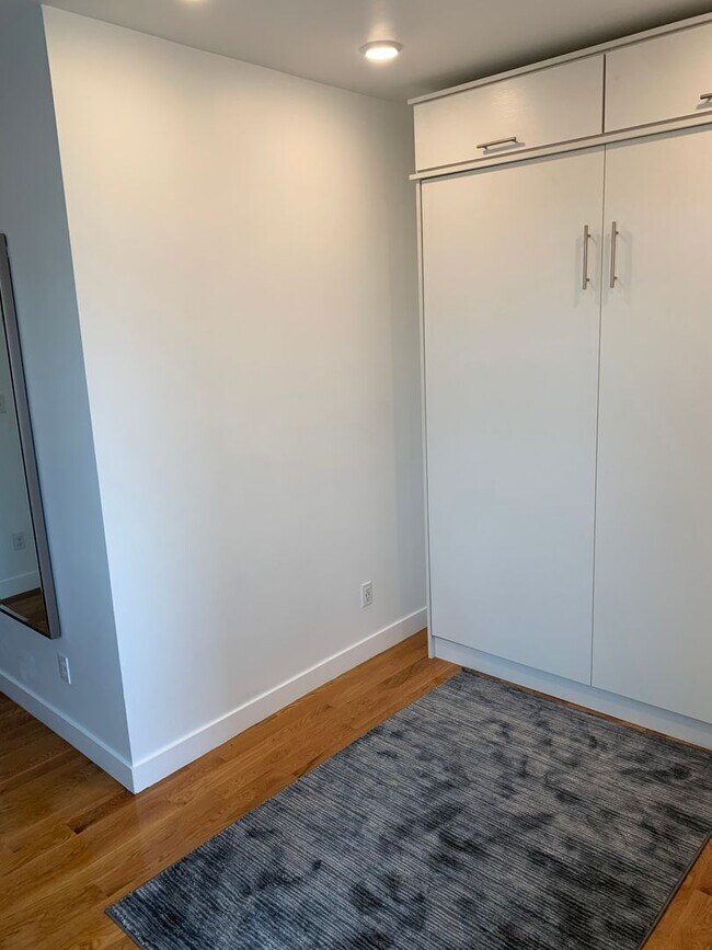 Building Photo - CHELSEA / BOSTON FULLY FURNISHED LUXURY STUDIO-- 1 MILE TO LOGAN!!