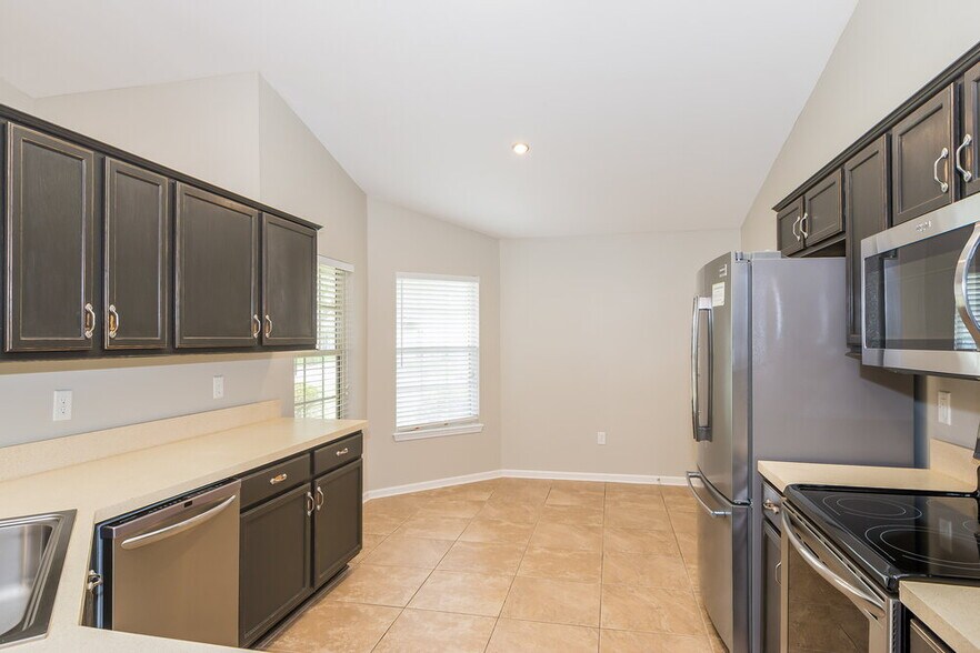 Building Photo - 3289 Avalon Dr