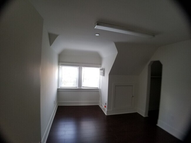 Building Photo - ARDMORE