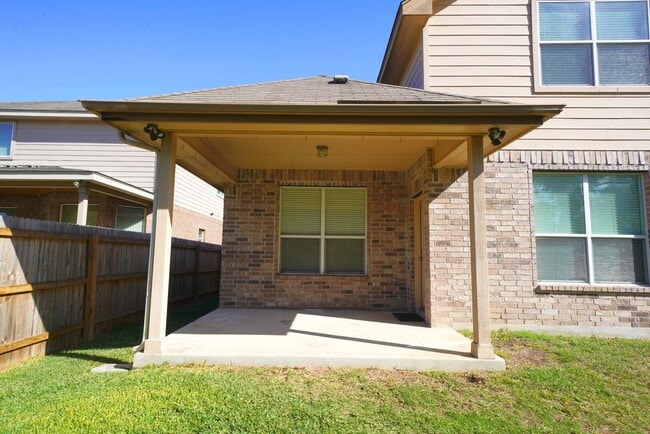 Building Photo - Immaculate Rental Now Available in Cibolo!...