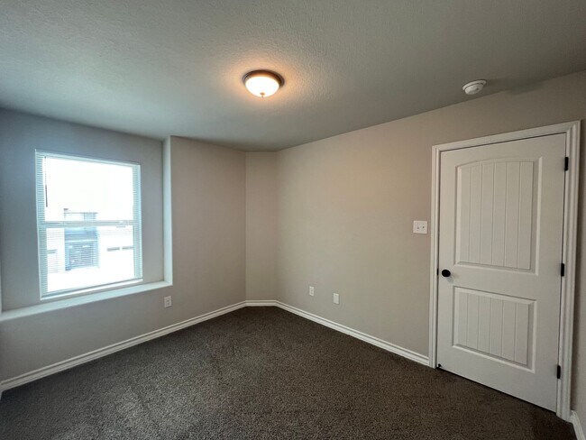 Building Photo - 6310 Luglio Ln