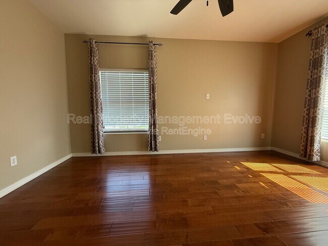 Building Photo - 20660 N 40th St