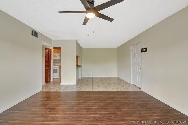 Building Photo - 616 Sea Pine Way