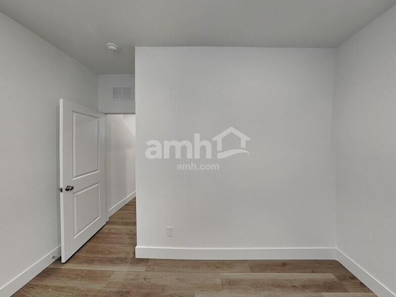 Building Photo - 8134 Winterfell Peak Ave