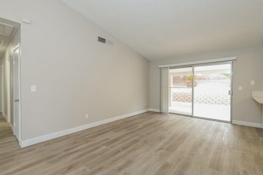 Building Photo - 212 Appian Way