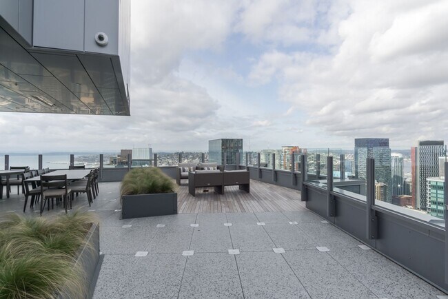 Building Photo - 2bd/1ba Seattle Condo