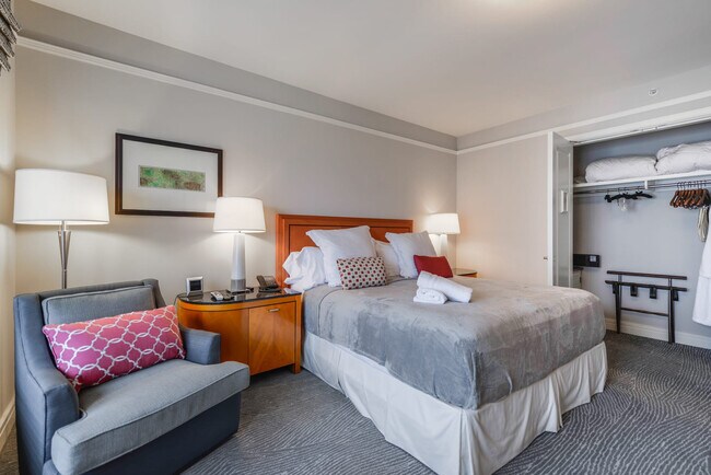 Building Photo - 1441 Brickell Ave