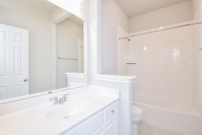 Building Photo - 2642 Settler Hl Dr