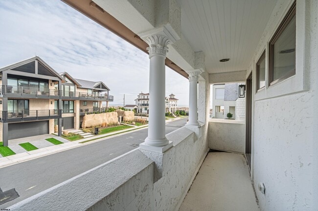 Building Photo - 112 S Rumson Ave