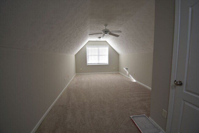 Building Photo - 4 Bedroom 2 Bathroom Coming Soon In Stonewall