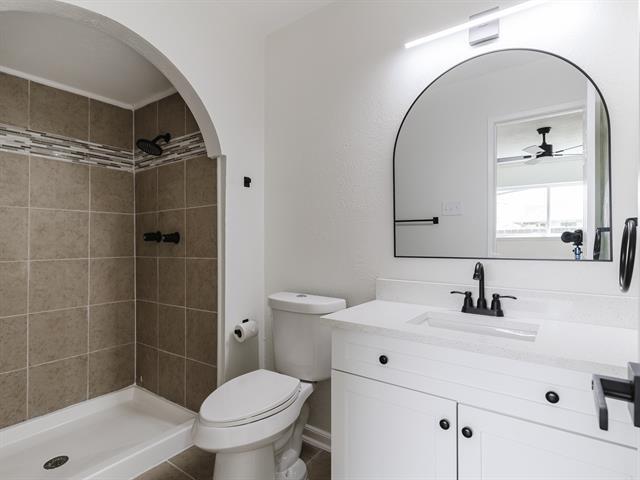 Building Photo - 5920 Maple Ln