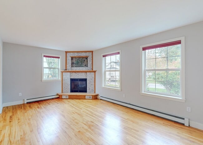 Building Photo - Charming 3BR/ 1.5BA South Portland Residence