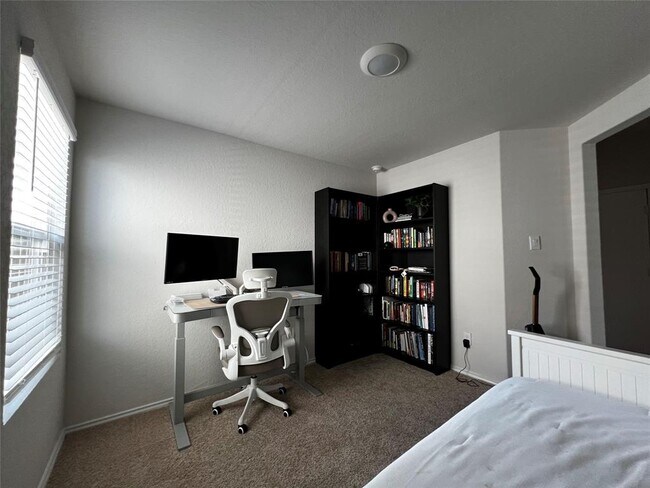 Building Photo - 1009 Marvin Wy