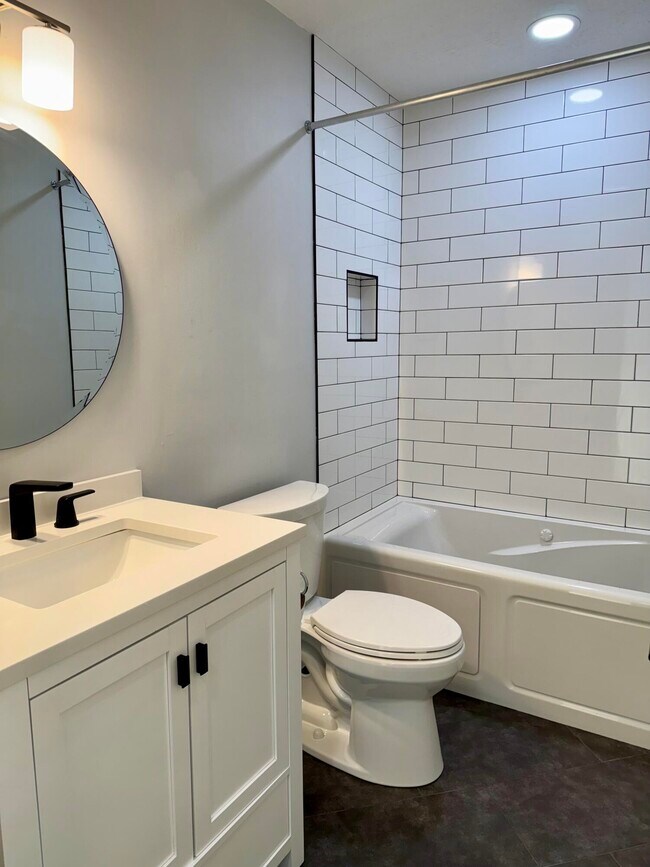 Building Photo - 2613 Ashbrooke Dr