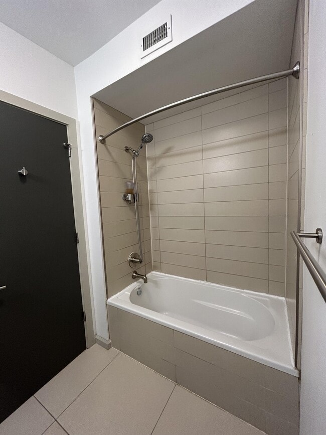 Building Photo - 339 Platinum St SW