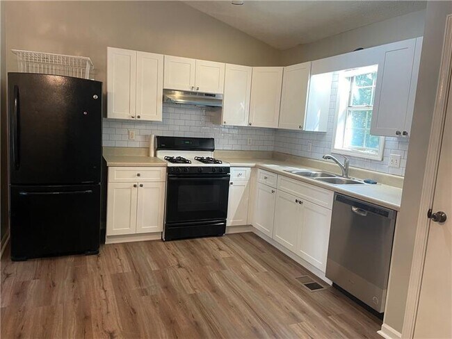 Building Photo - 3359 Tia Trace NW