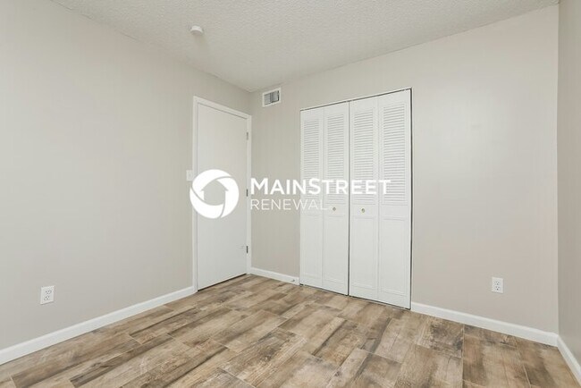 Building Photo - 3 Bedroom Pet-Friendly Home in Deltona, FL with Main Street Renewal