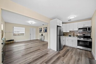 Building Photo - 7532 Farragut St