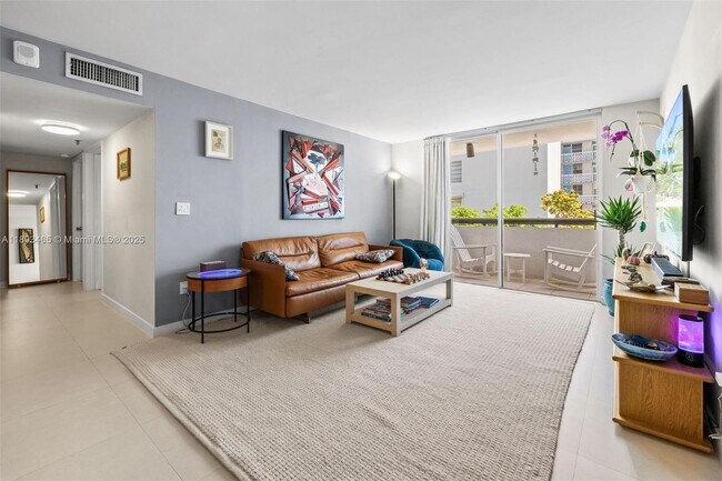 Building Photo - 1775 Washington Ave