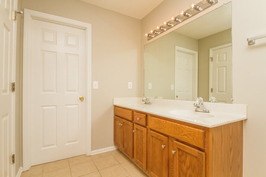 Building Photo - 1052 Blue Mountain Ln
