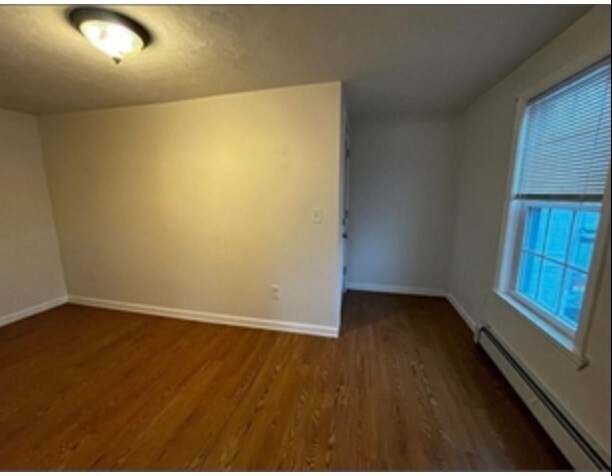 Building Photo - 600 Main St