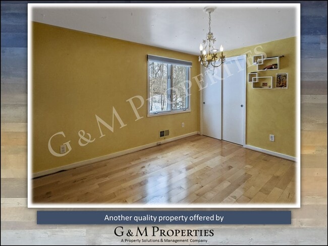 Building Photo - Rarely Available 4-Bedroom House - in Pitt...