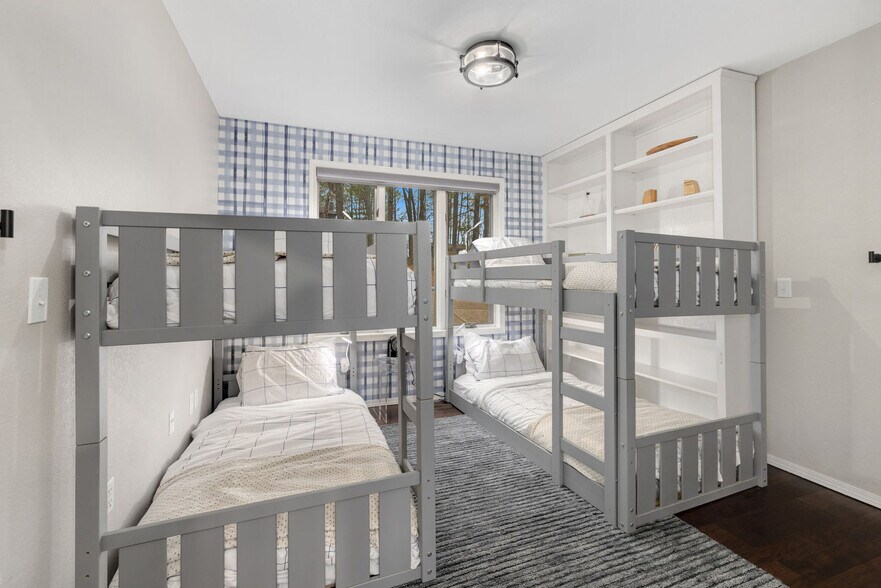 Building Photo - 59 Portsmouth Dr