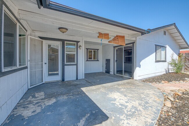 Building Photo - 351 Fairmont Ave