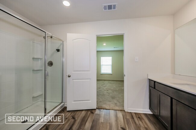 Building Photo - 1321 Woodwinds Dr