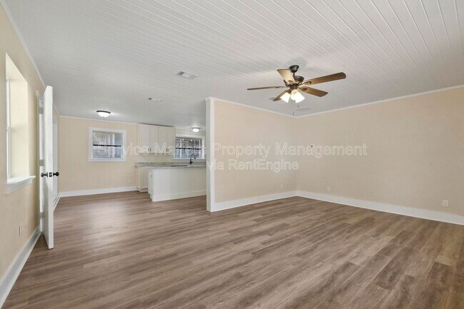 Building Photo - 1922 W Gregory St