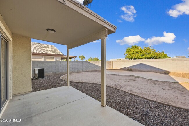 Building Photo - 5613 S 51st Dr