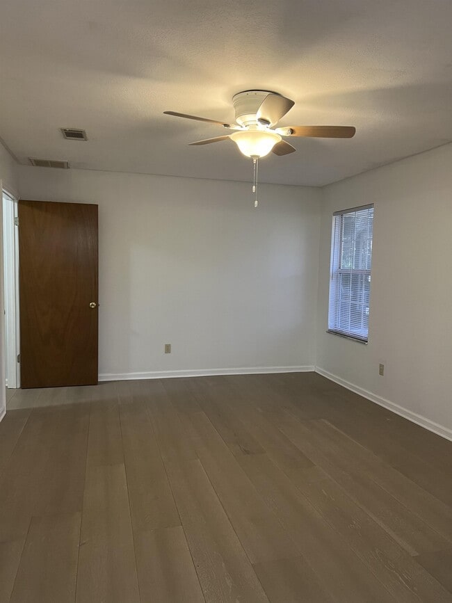 Building Photo - 2733 Masterson Ln