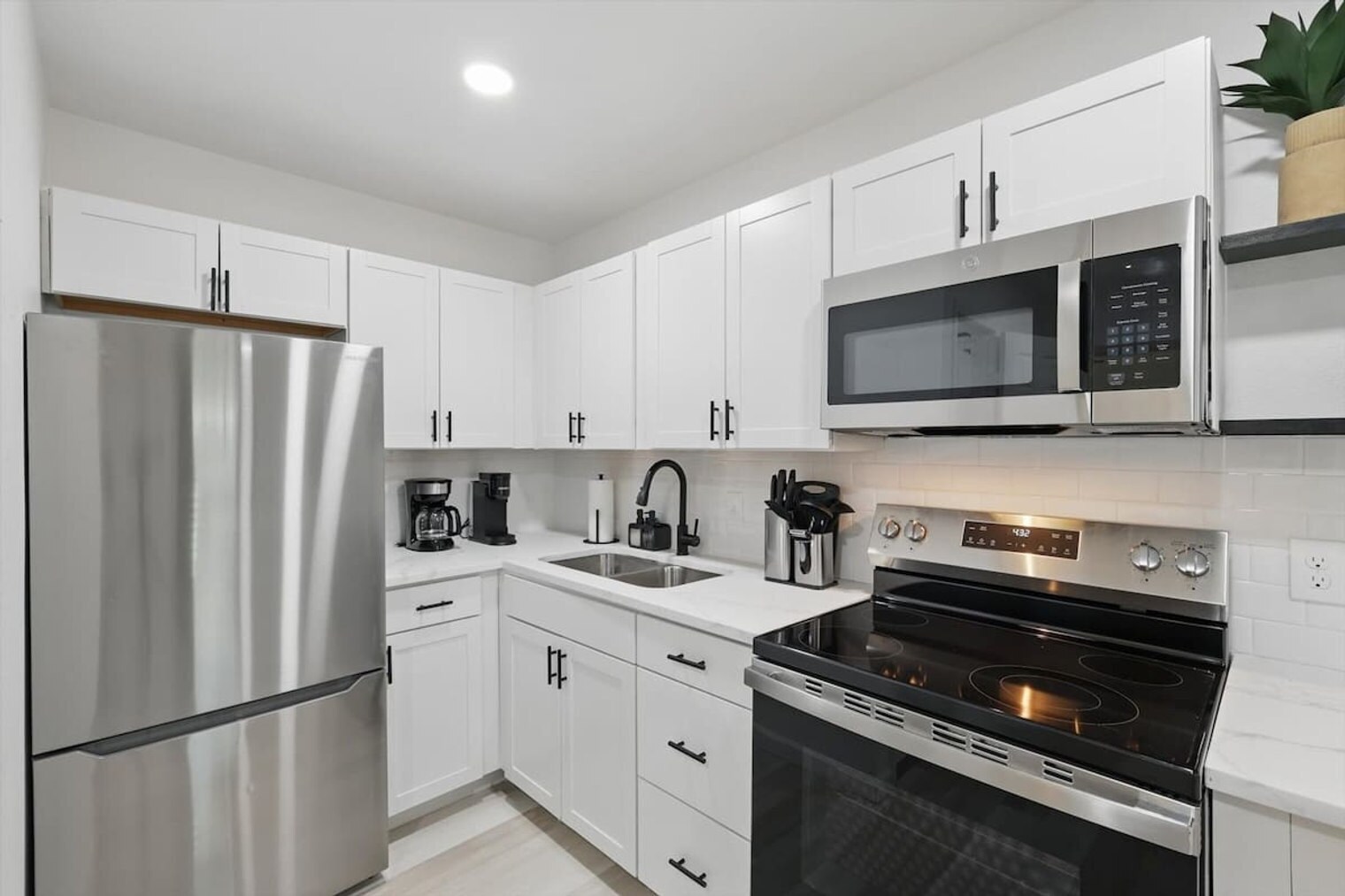 Building Photo - 2336 Minnie St