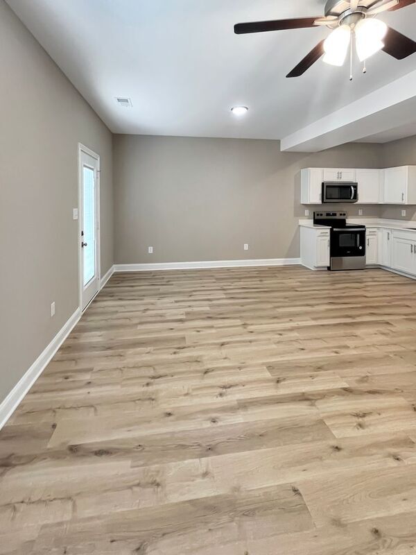 Building Photo - 3385 Polly Dr