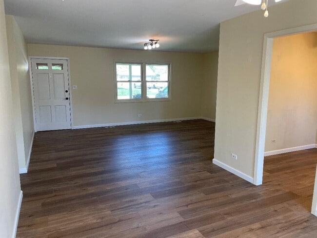 Building Photo - 401 Castlewood Ln