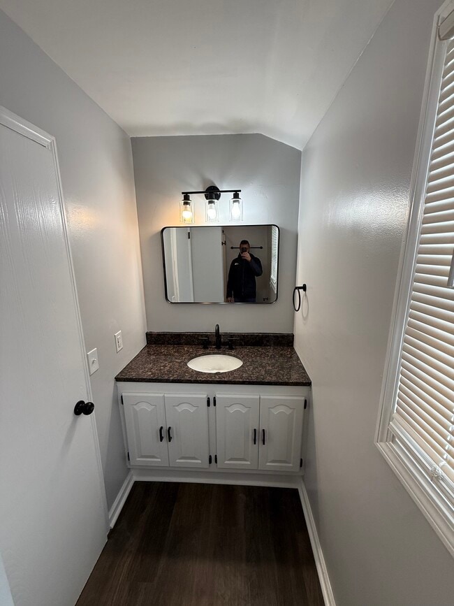 Building Photo - 6755 Woodlake Dr