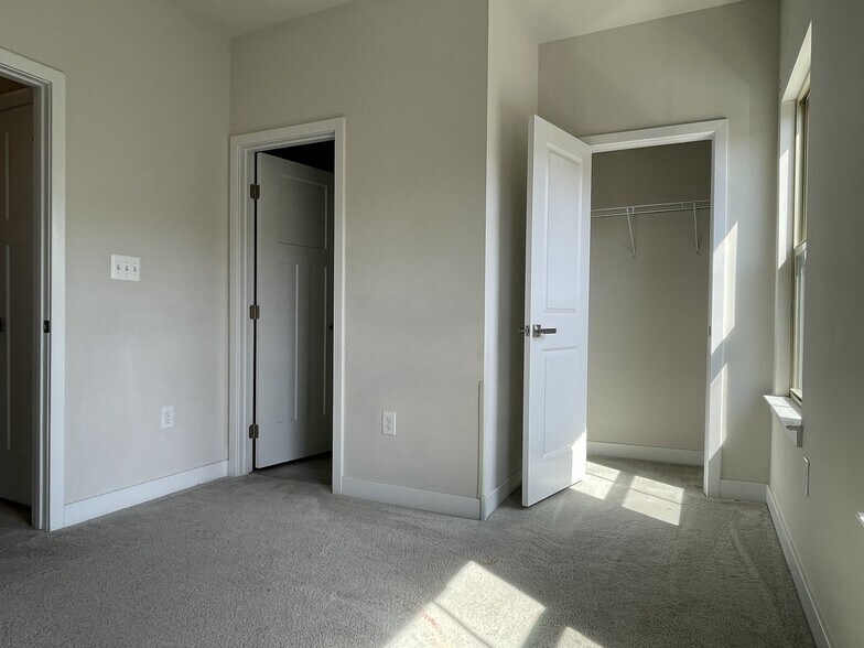 Building Photo - 3620 Jamison St NE