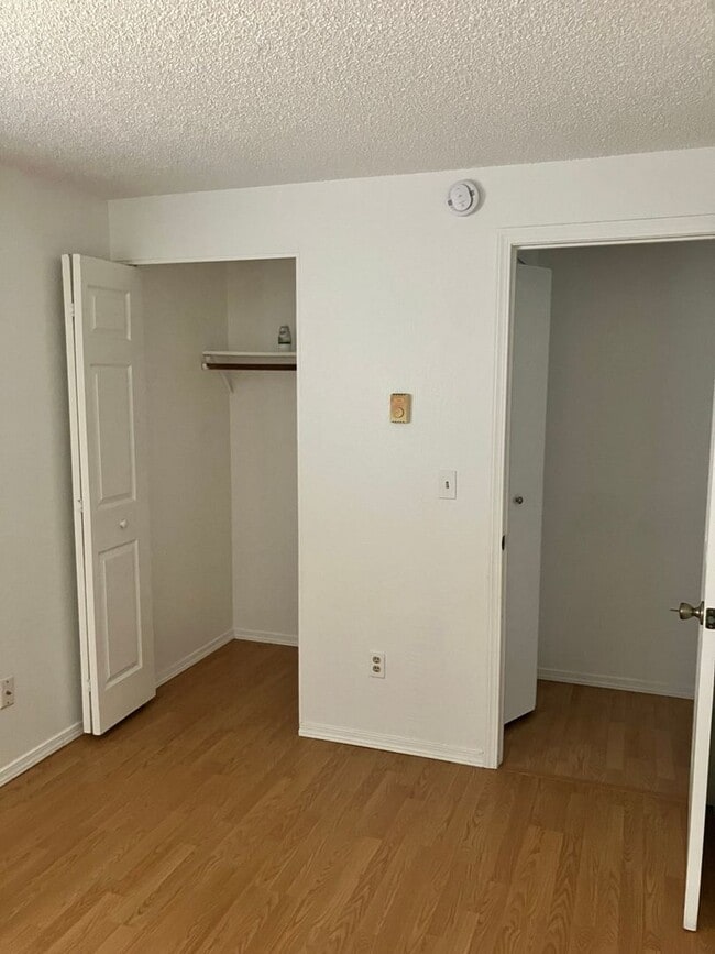 Building Photo - 2429 NE Saratoga St