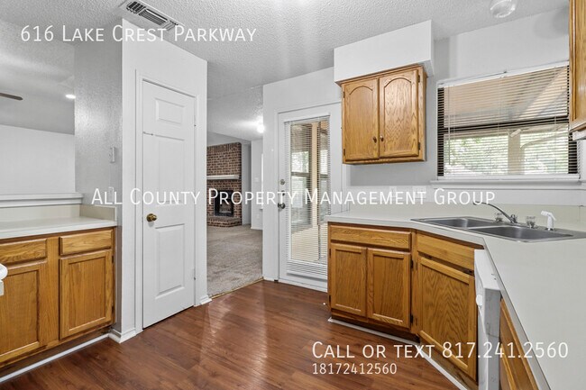 Building Photo - 616 Lake Crest Pkwy